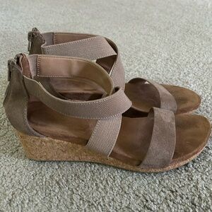 Universal Thread wedge sandals